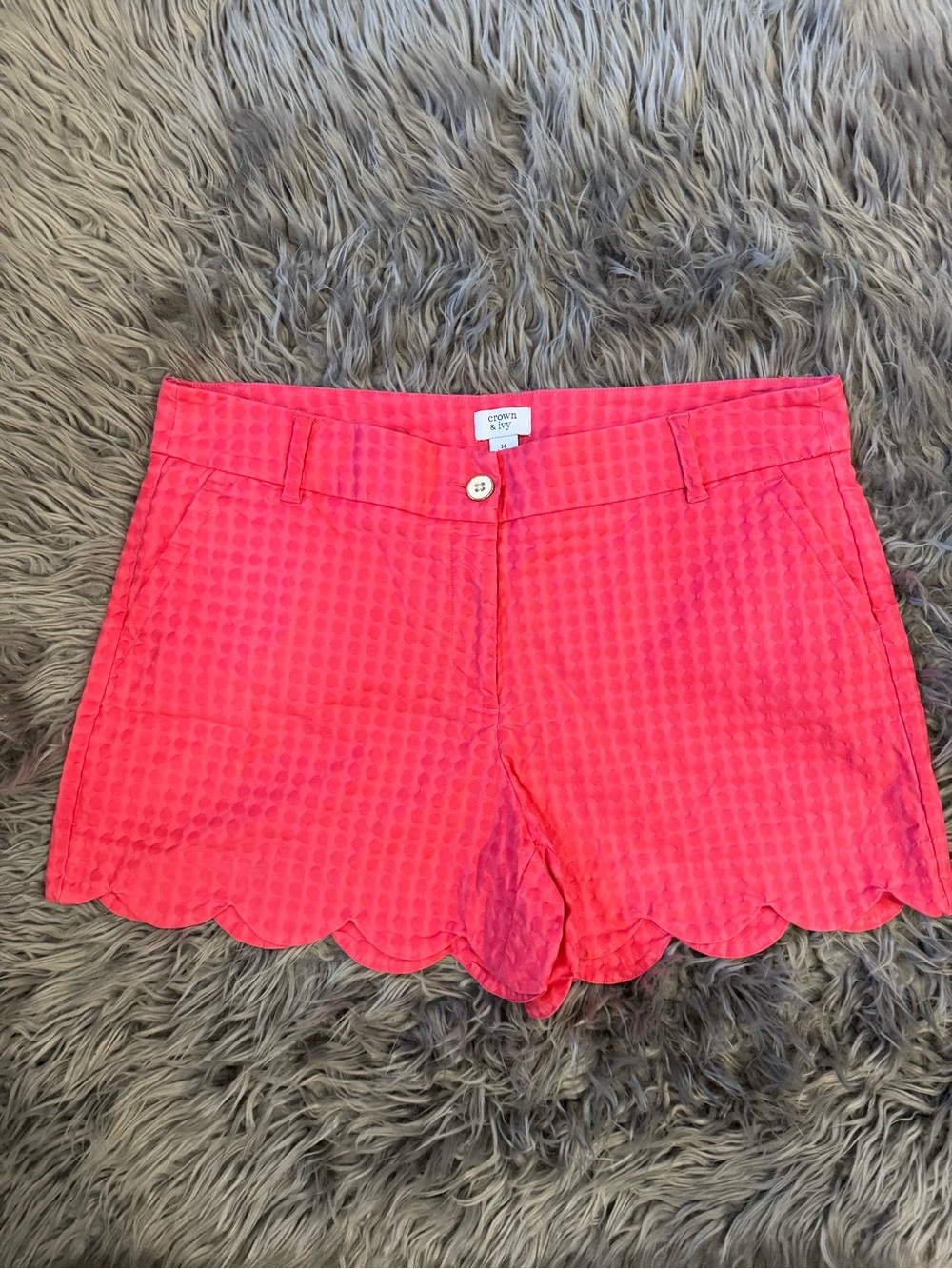 NWOT crown & ivy Hot Pink Scalloped Hem Women's Shorts